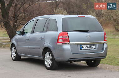 Минивэн Opel Zafira 2009 в 