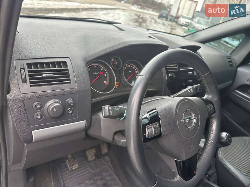 Минивэн Opel Zafira 2011 в Белой Церкви