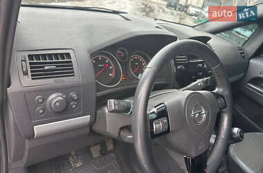 Мінівен Opel Zafira 2011 в 