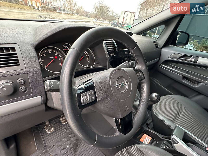 Минивэн Opel Zafira 2011 в Белой Церкви