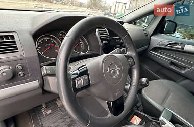 Мінівен Opel Zafira 2011 в 