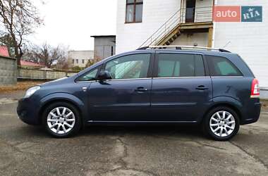 Мінівен Opel Zafira 2010 в Ромнах