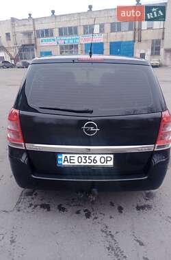 Минивэн Opel Zafira 2009 в 
