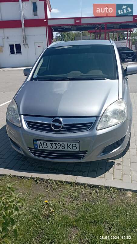 Минивэн Opel Zafira 2009 в Виннице