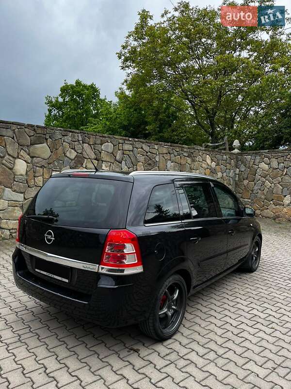 Мінівен Opel Zafira 2011 в Івано-Франківську