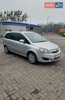 Минивэн Opel Zafira 2010 в Киеве