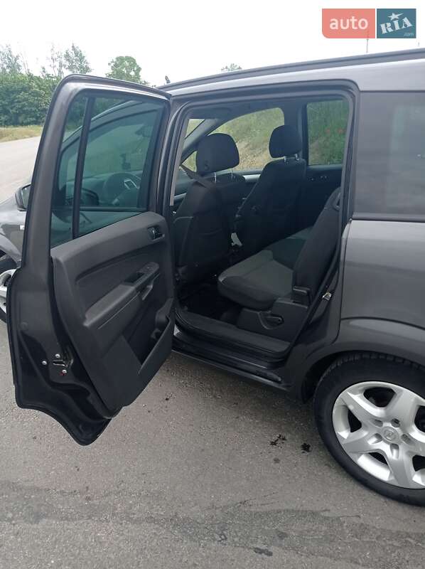 Минивэн Opel Zafira 2012 в Решетиловке