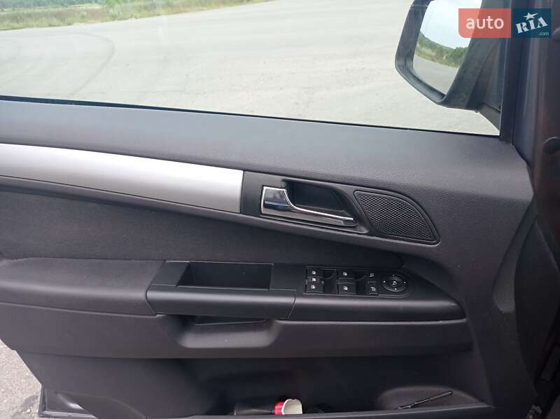 Минивэн Opel Zafira 2012 в Решетиловке