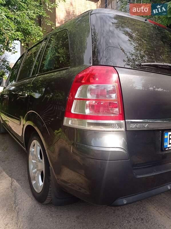 Минивэн Opel Zafira 2012 в Решетиловке