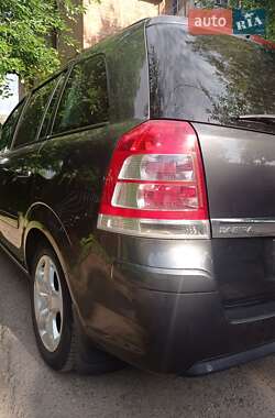 Минивэн Opel Zafira 2012 в 