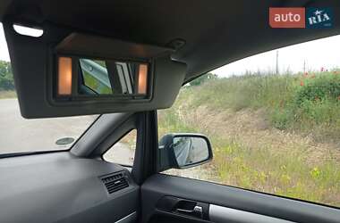 Минивэн Opel Zafira 2012 в 