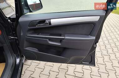 Минивэн Opel Zafira 2011 в Луцке