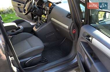 Минивэн Opel Zafira 2011 в 