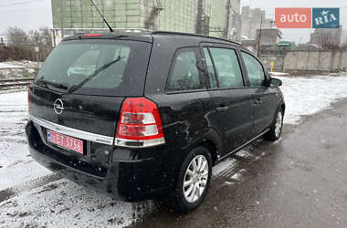 Минивэн Opel Zafira 2009 в Ахтырке