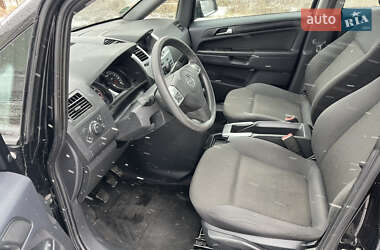 Минивэн Opel Zafira 2009 в Ахтырке