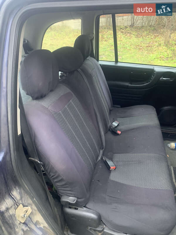 Минивэн Opel Zafira 2000 в Ивано-Франковске