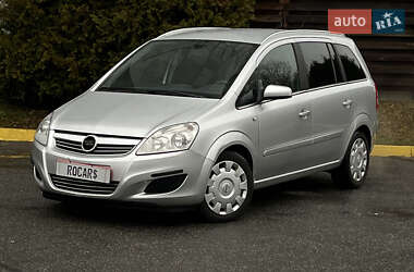 Минивэн Opel Zafira 2008 в 