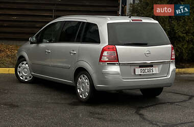 Минивэн Opel Zafira 2008 в 