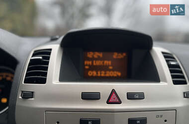 Минивэн Opel Zafira 2008 в 