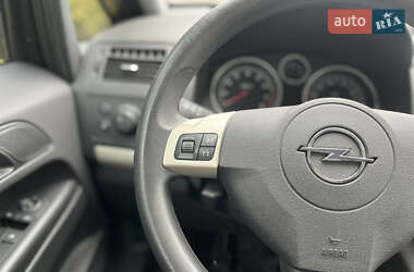 Минивэн Opel Zafira 2008 в 