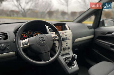 Минивэн Opel Zafira 2008 в 
