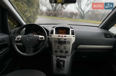 Минивэн Opel Zafira 2008 в 