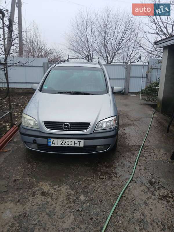 Мінівен Opel Zafira 2000 в Обухові