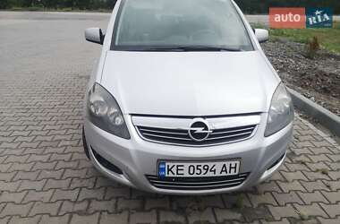 Минивэн Opel Zafira 2012 в 