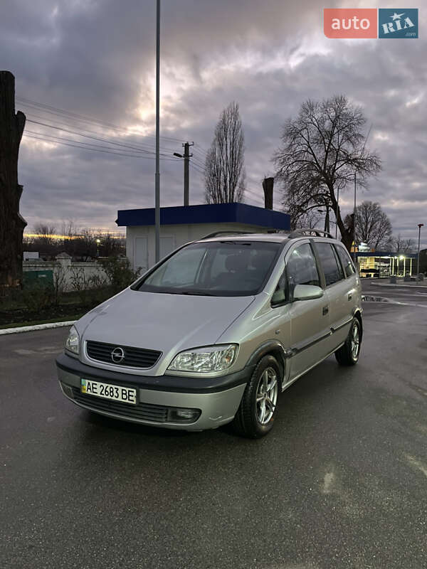 Минивэн Opel Zafira 2000 в Новомосковске