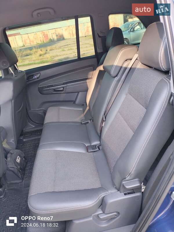 Минивэн Opel Zafira 2009 в Лохвице