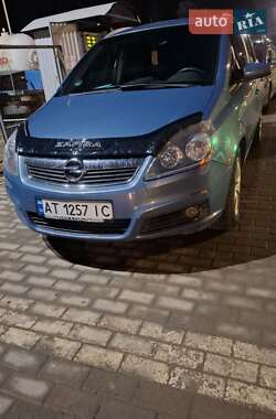 Мінівен Opel Zafira 2007 в Чернівцях