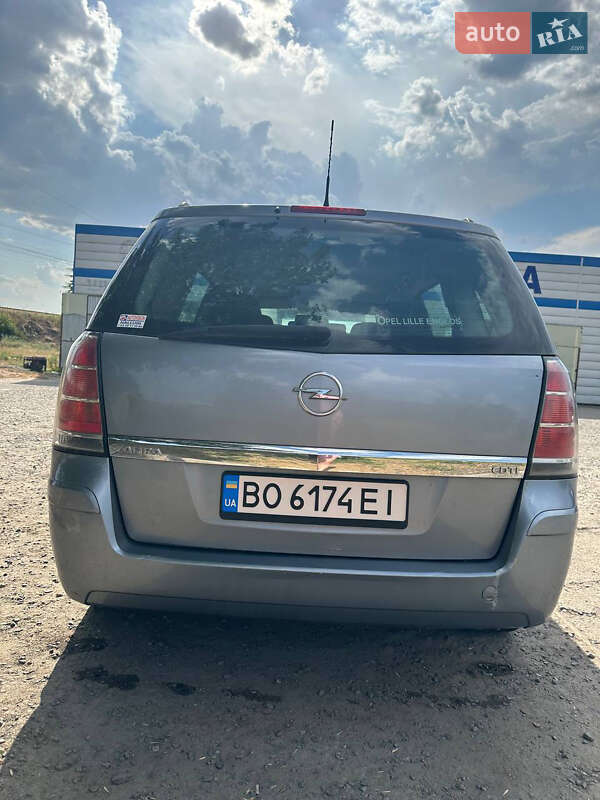 Мінівен Opel Zafira 2005 в Вознесенську