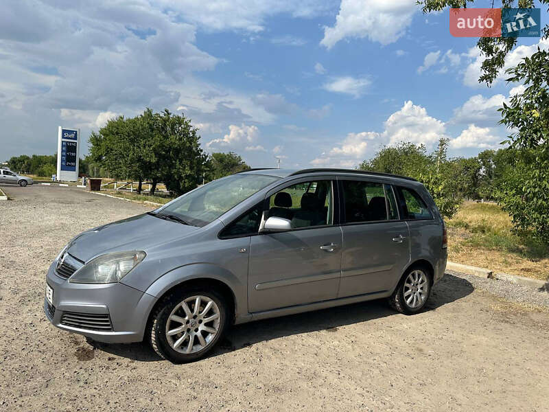 Мінівен Opel Zafira 2005 в Вознесенську