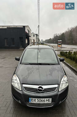 Минивэн Opel Zafira 2011 в 