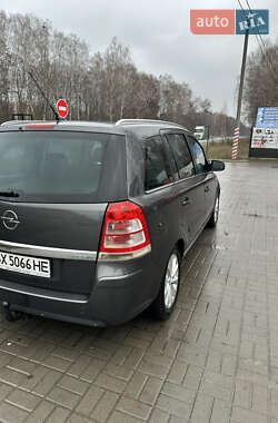 Минивэн Opel Zafira 2011 в 