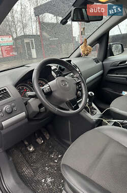 Минивэн Opel Zafira 2011 в 