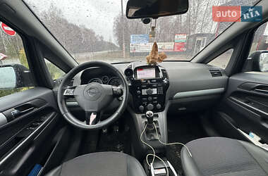 Минивэн Opel Zafira 2011 в 