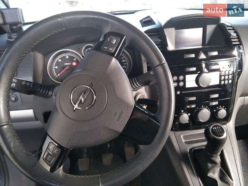 Мінівен Opel Zafira 2011 в Дрогобичі