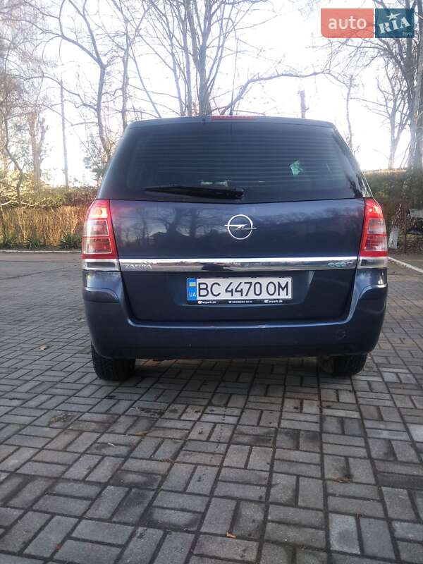 Мінівен Opel Zafira 2011 в Дрогобичі