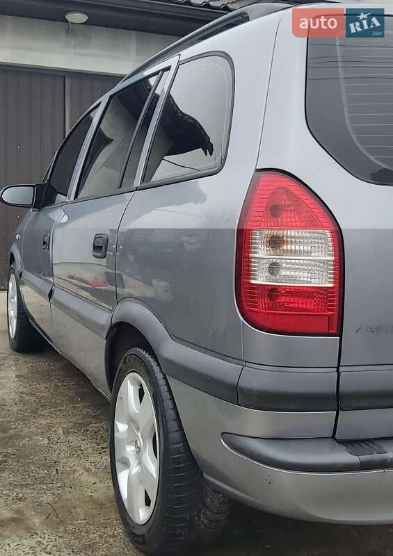 Мінівен Opel Zafira 2003 в Рівному