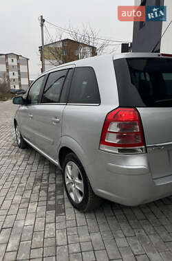 Минивэн Opel Zafira 2011 в Кременце