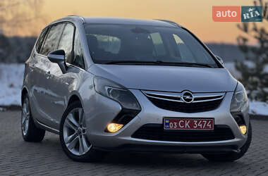 Opel Zafira 2016