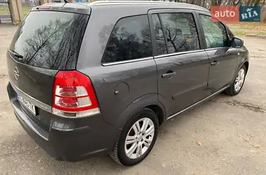Opel Zafira 2011