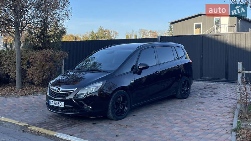 Opel Zafira 2016