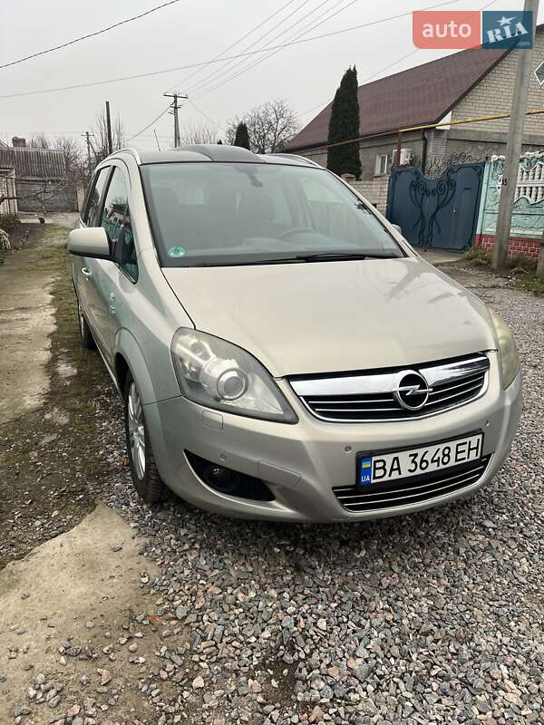 Мінівен Opel Zafira 2009 в Олександрії