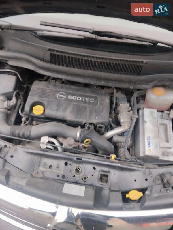 Мінівен Opel Zafira 2011 в Луцьку