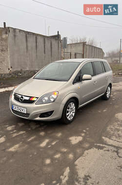 Мінівен Opel Zafira 2011 в Умані