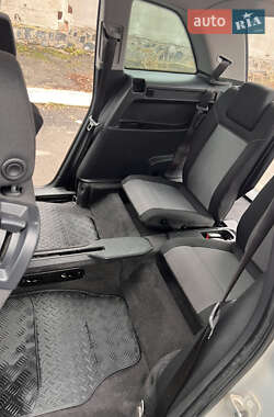 Мінівен Opel Zafira 2011 в 