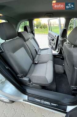 Минивэн Opel Zafira 2008 в 