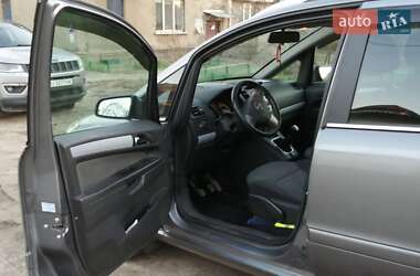 Минивэн Opel Zafira 2005 в 